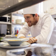 Praca szef kuchni head chef za granicą w Szwecji